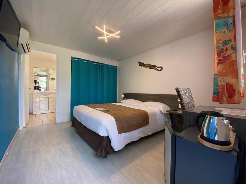 Double Room with Private Bathroom image 1