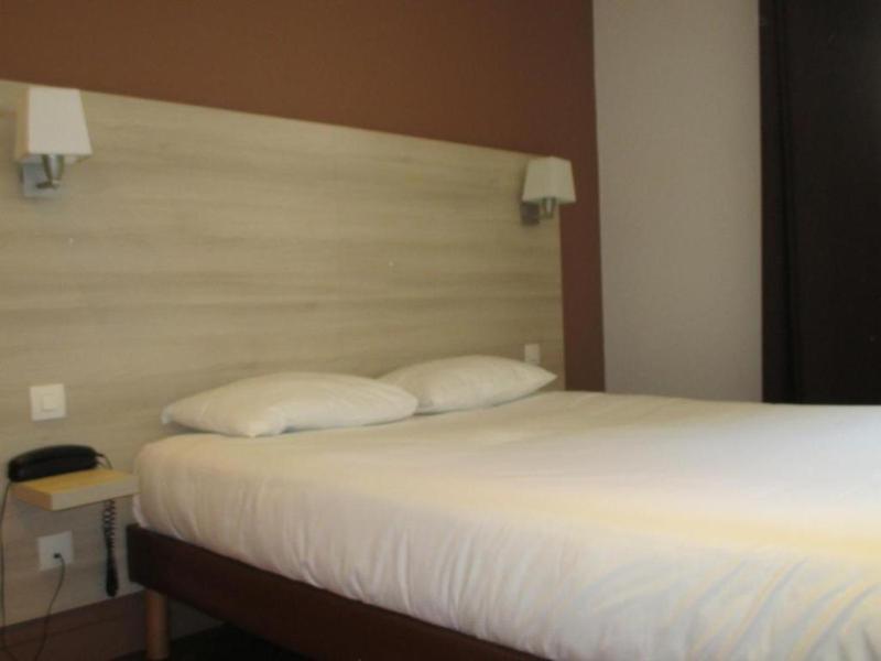 Standard Double Room image 1