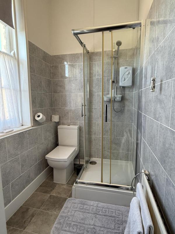 Standard Double Room image 3