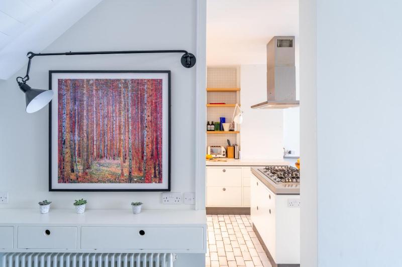 Edinburgh House - image 8