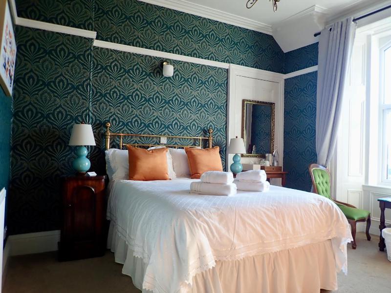 Deluxe Double Room with Sea View image 4