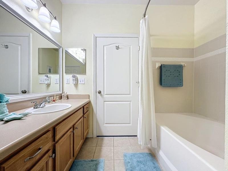 Two Bedroom Condo near Disney condo - image 7