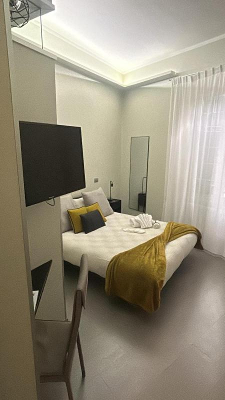Double Room with Private Bathroom image 2