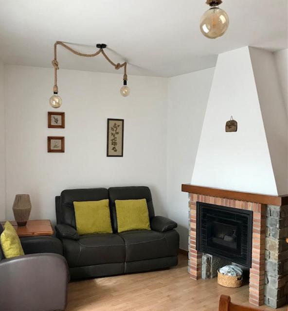 One-Bedroom Apartment image 3