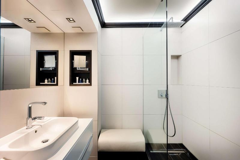 Junior Suite image 1