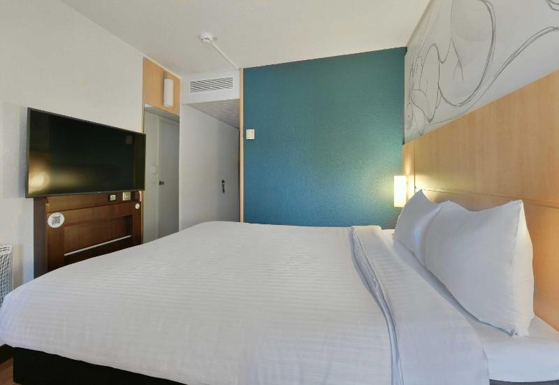 Double Room image 1