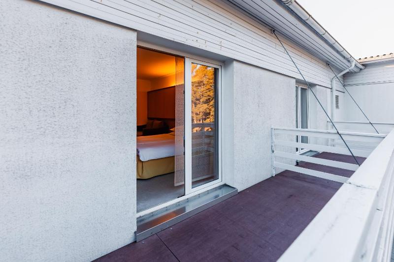 Superior Double or Twin Room with Sea View image 2