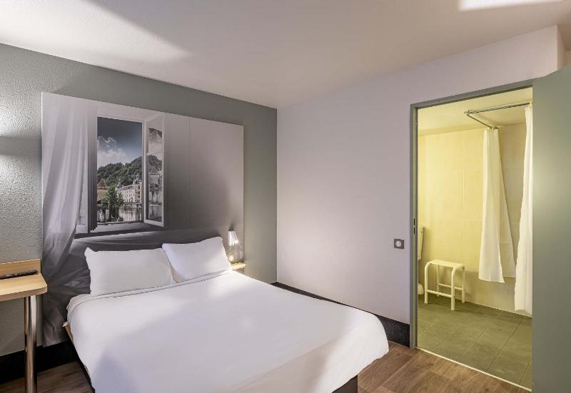 Double Room - Disability Access image 1