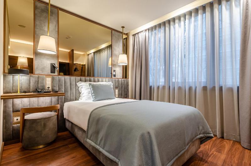 Standard Single Room image 4