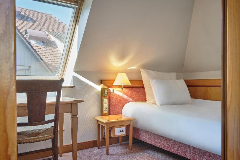Single Room image 3