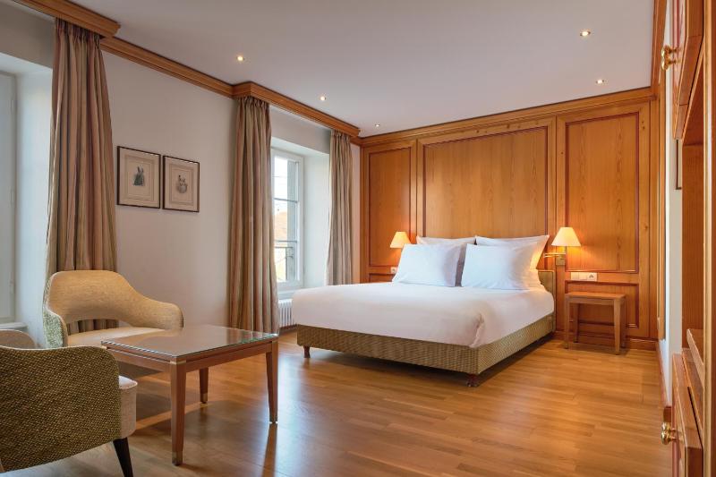 Standard Double Room image 3