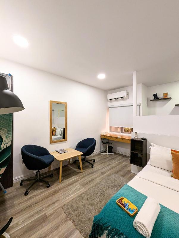 Yellow Door Hotels - image 16