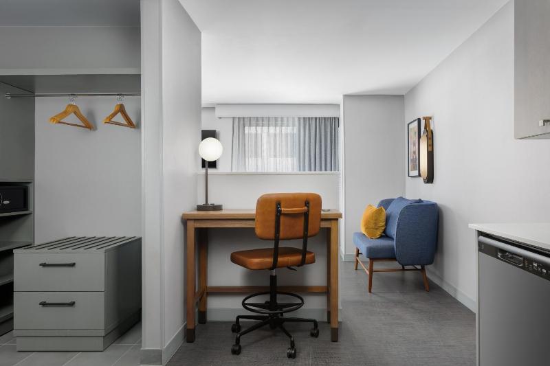 Efficiency King Suite  image 4