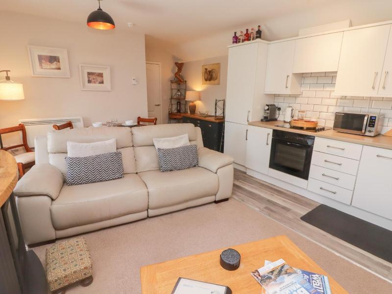 Daffodil Apartment - image 16