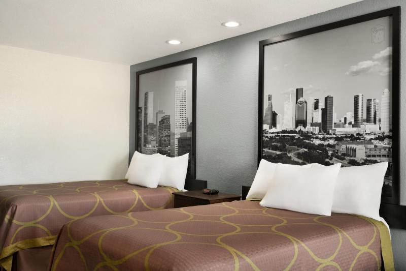 2 Full Beds Non-Smoking image 1