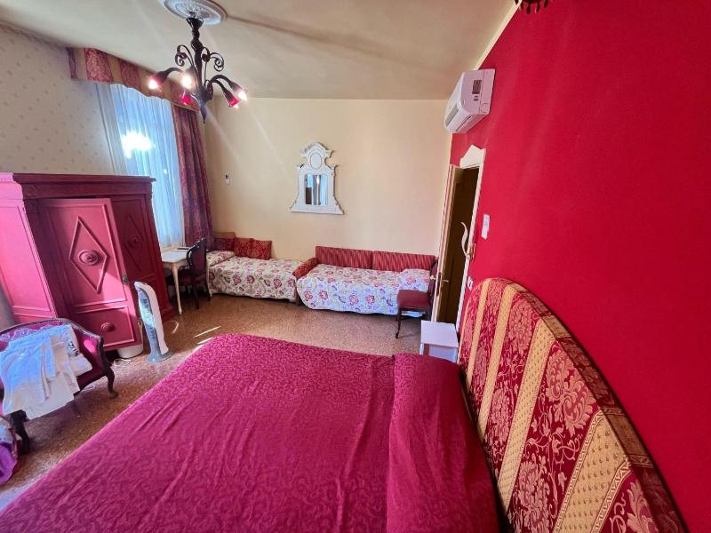 Suite with Private Bathroom image 3