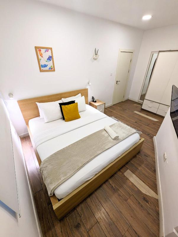 Yellow Door Hotels - image 11