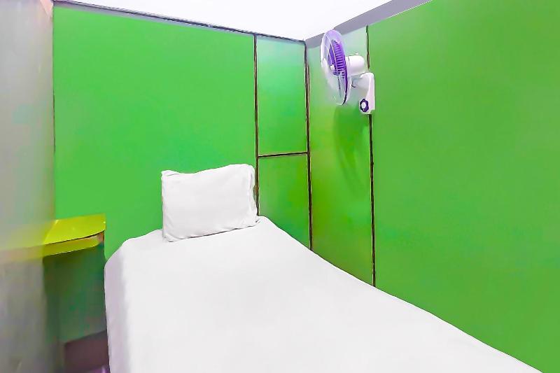 SPOT ON 92236 Kediri Family Homestay - image 21