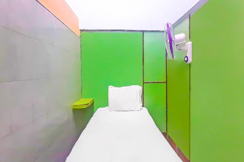 SPOT ON 92236 Kediri Family Homestay - image 22