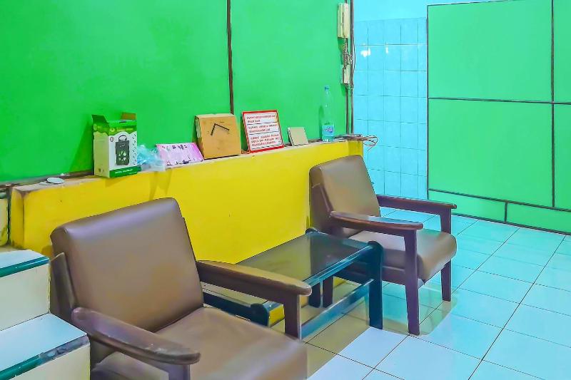 SPOT ON 92236 Kediri Family Homestay - image 7