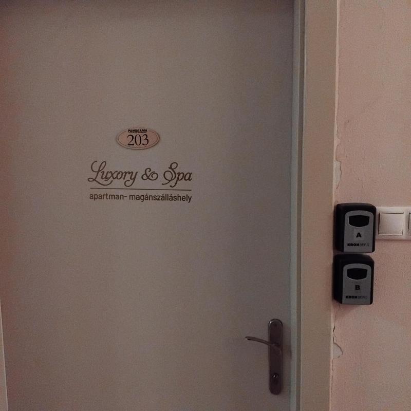 Luxory & Spa Apartman - image 20