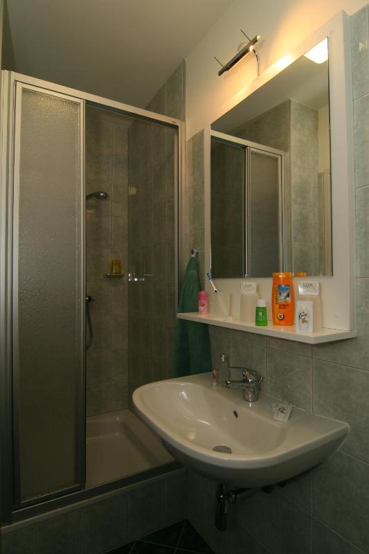 Double Room image 4
