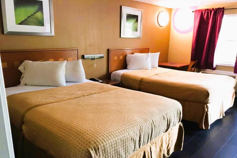 Deluxe Double Room with Two Double Beds image 4