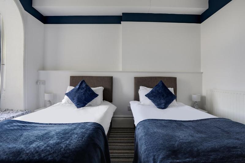Standard Double or Twin Room with Sea View image 4