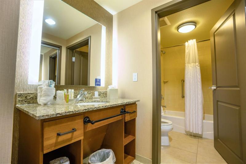 Queen Studio Suite with Two Queen Beds - Non-Smoking image 2