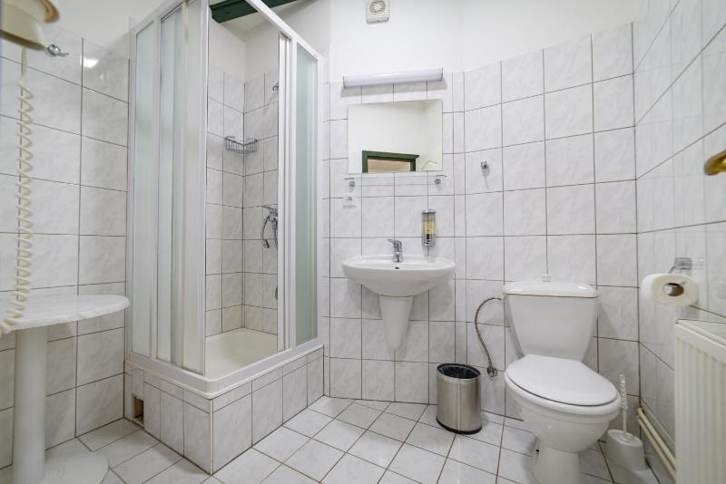 Double Room image 3