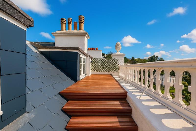 Nestee Serviced Apartments - Central Torquay - Pet Friendly - Harbour Views - image 16