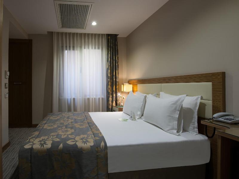 Economy Single Room image 3