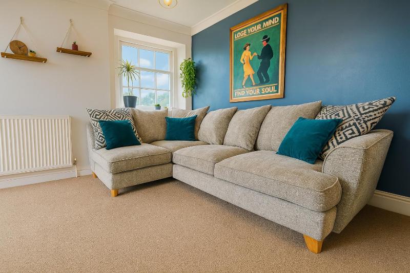 Nestee Serviced Apartments - Central Torquay - Pet Friendly - Harbour Views - image 35
