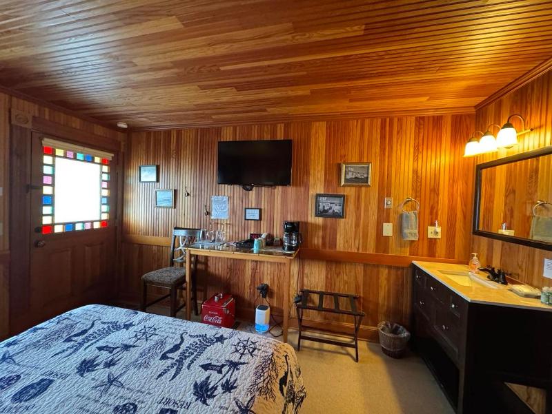 Whistling Winds Motel - image 41