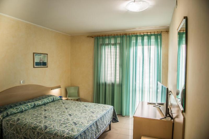 Triple Room image 2