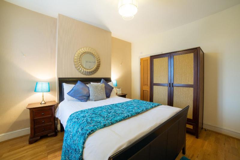 One-Bedroom Apartment image 1