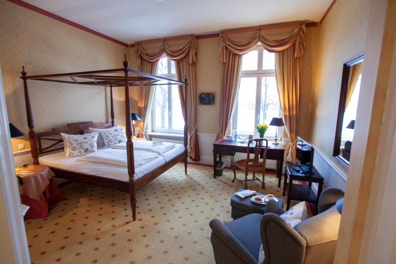 Double Room image 3