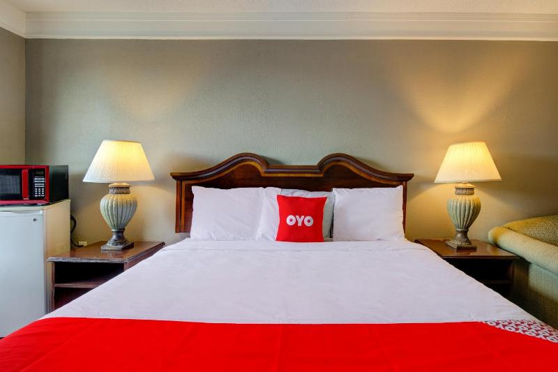 Queen Bed image 1