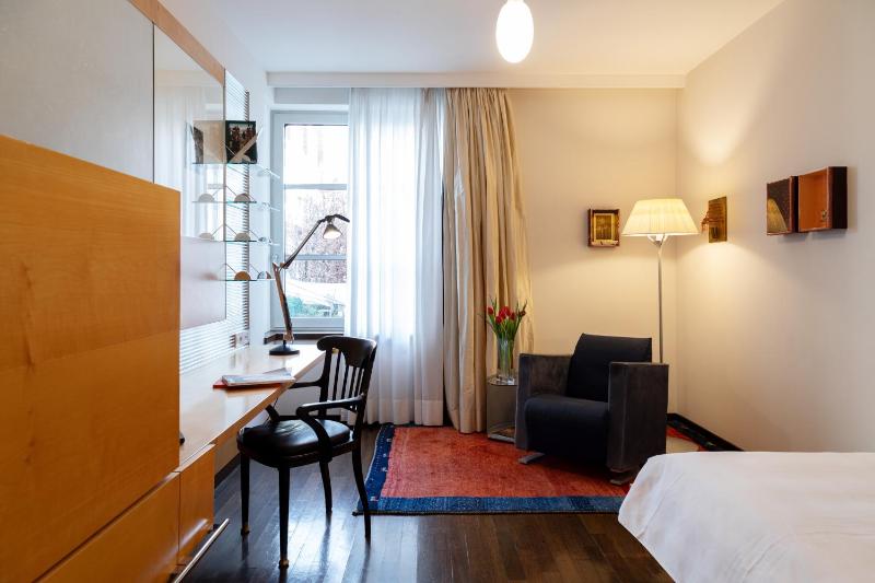 Single Room image 4