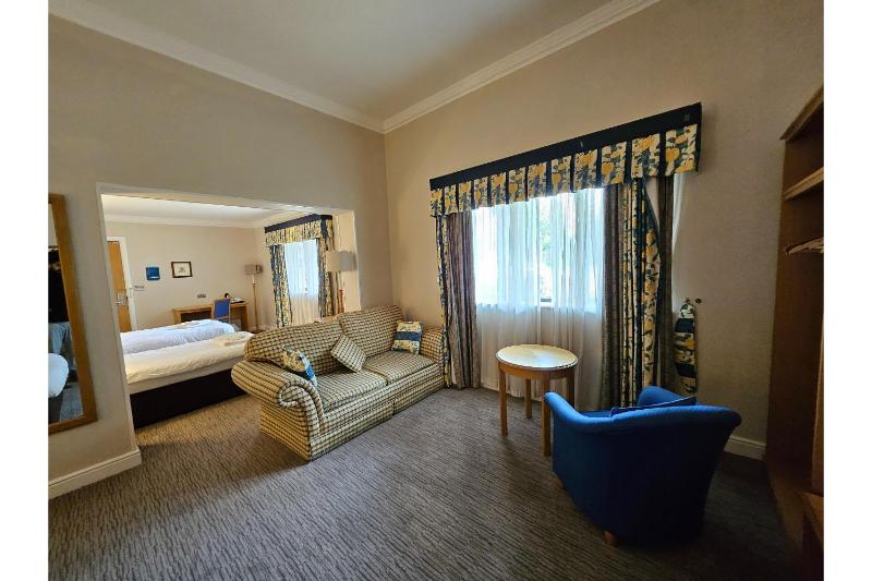 Family Room image 1