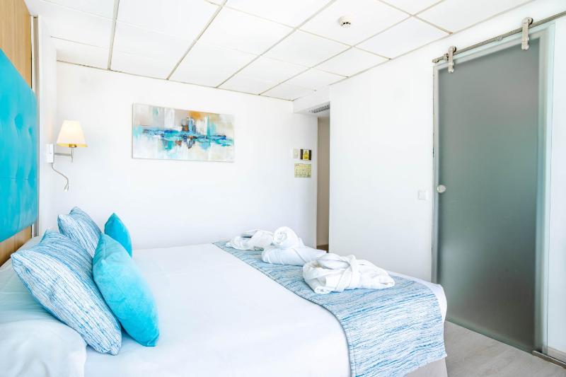 Junior Suite with Mountain View image 3