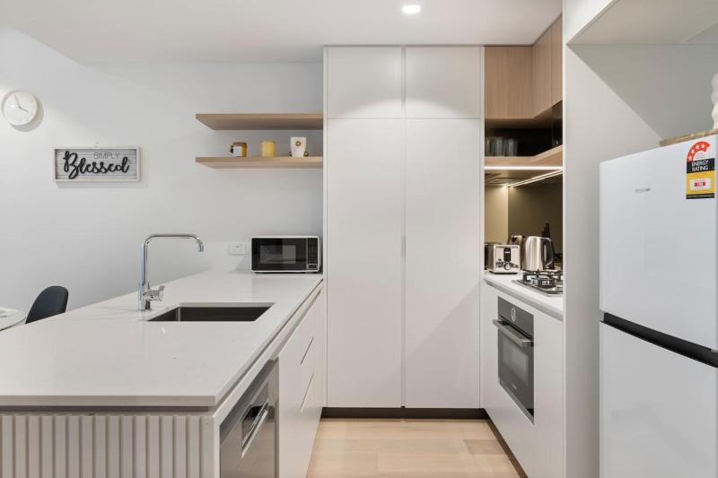 New 2BR Apt at Queens Wharf BNE - image 15