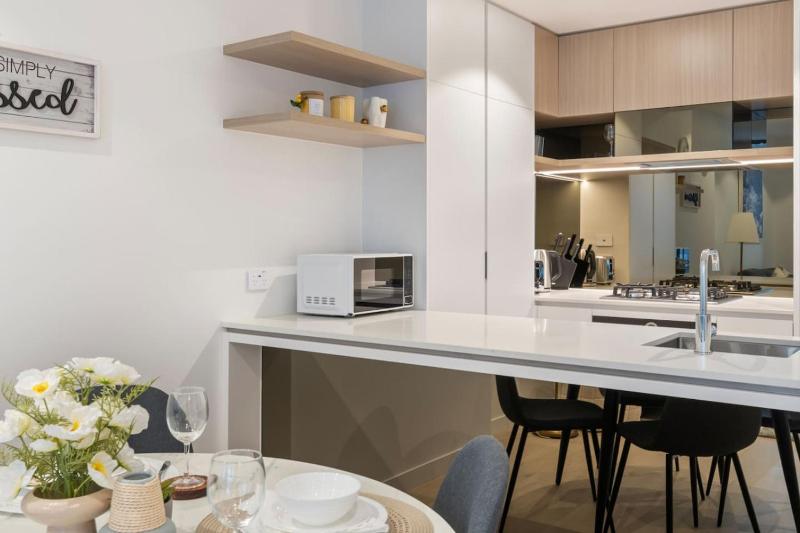 New 2BR Apt at Queens Wharf BNE - image 9