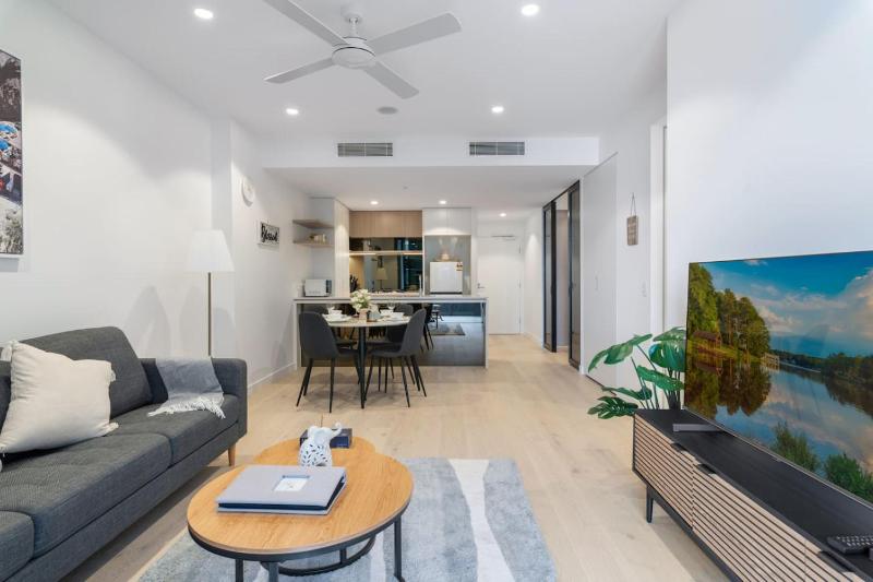 New 2BR Apt at Queens Wharf BNE - image 3
