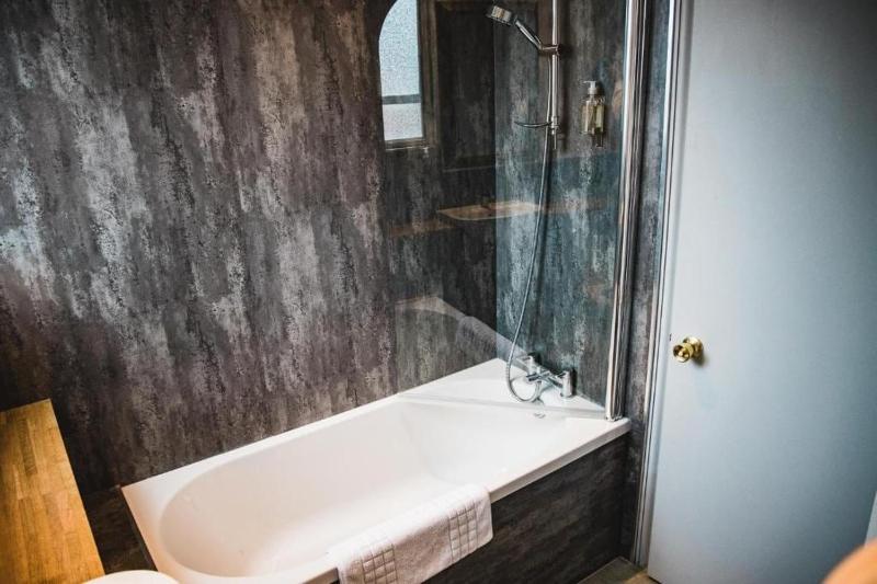 Standard Double Room image 2