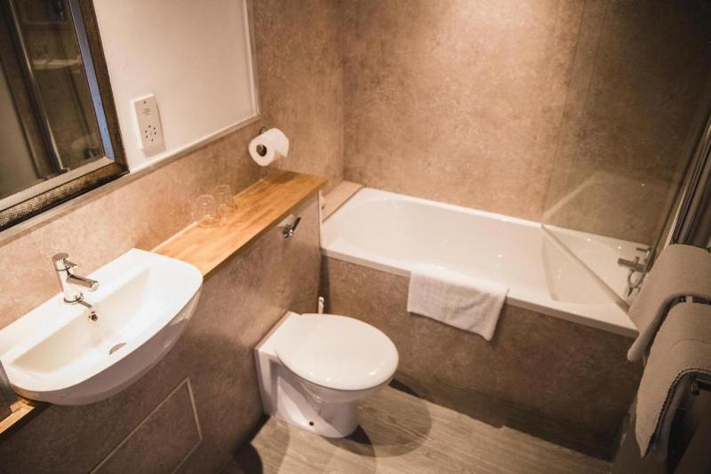 Budget Double Room image 2