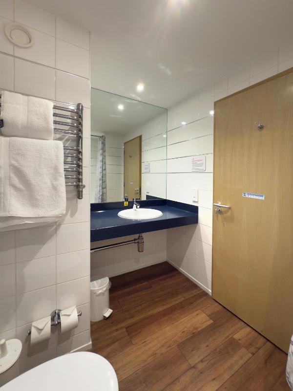 Double Room with Sea View image 4