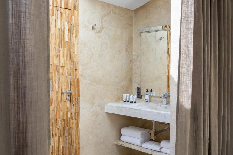 Junior Suite with Terrace image 4
