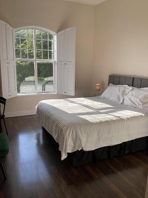 Deluxe Family of 7 Room image 1