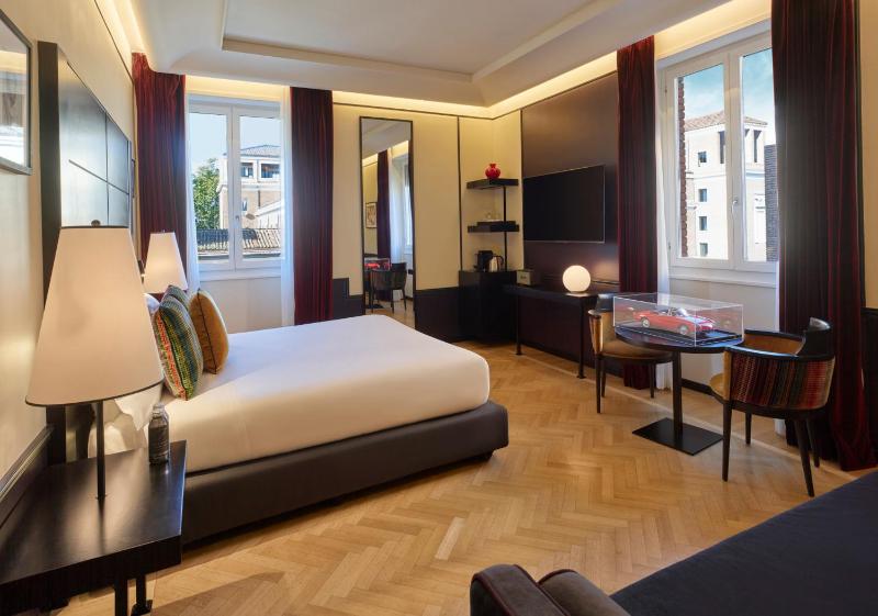 Deluxe Double or Twin Room Plus image 4